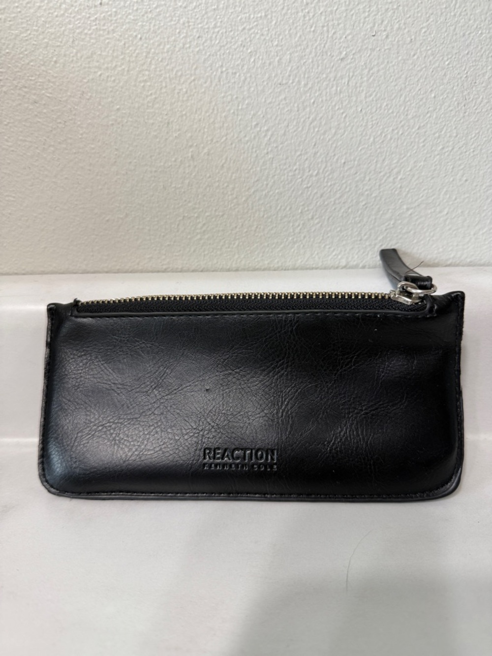 Kenneth Cole Reaction Black Leather Zip Wallet